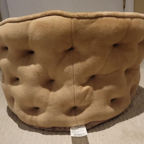 Tan Cat Bed, NWT - Picture 6 of 6